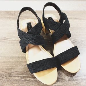 •Steve Madden Black Wedges•